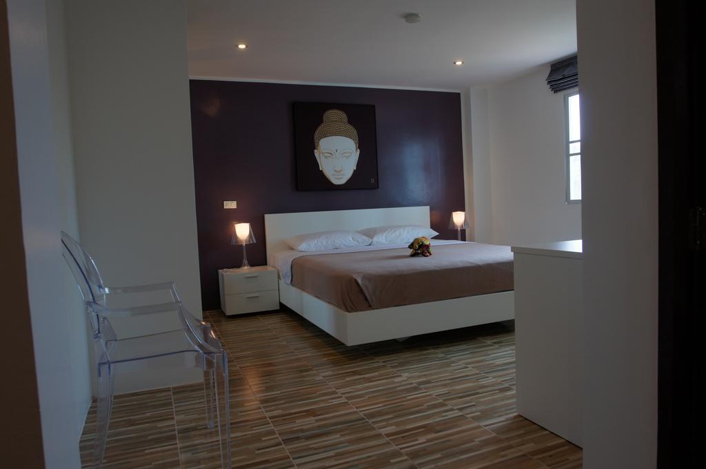 Lotus Art Guesthouse Pattaya Exterior foto